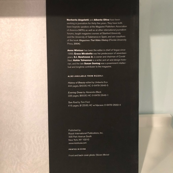 LIM TIME DISCOUNTED SHIPPING! 🌟HOST PICK🌟 Hardcover- In Vogue: The Illustrated - Picture 13 of 13